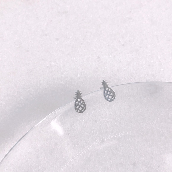 Pineapple stainless steel stud earrings - Picture 1 of 9
